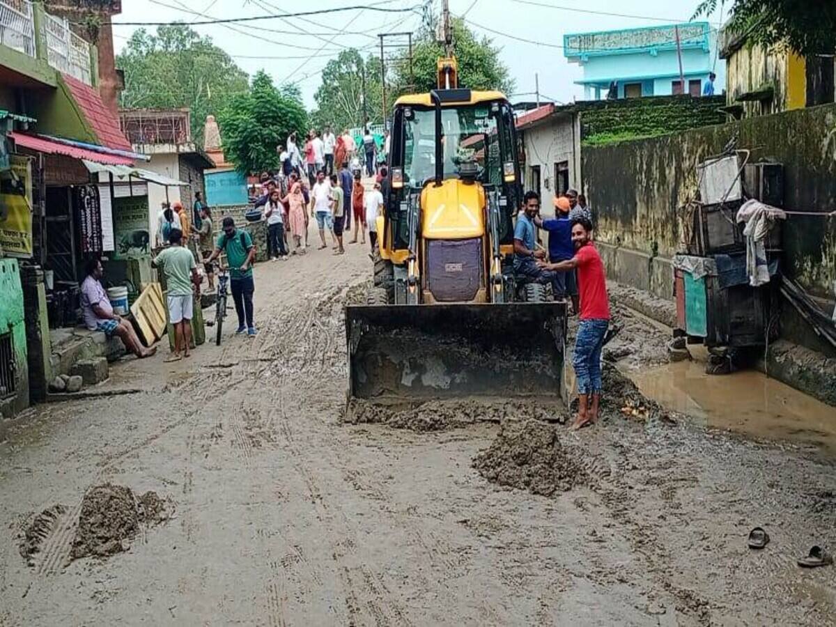 कोटद्वार में हुई मूसलाधार बारिश ने मचाई तबाही, करीब 20 वार्डों के सैकड़ों घरों में घुसा मलबा